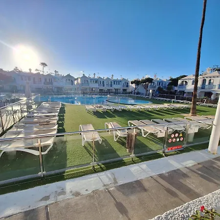 Poolfront Semesterbostad Playa del Inglés